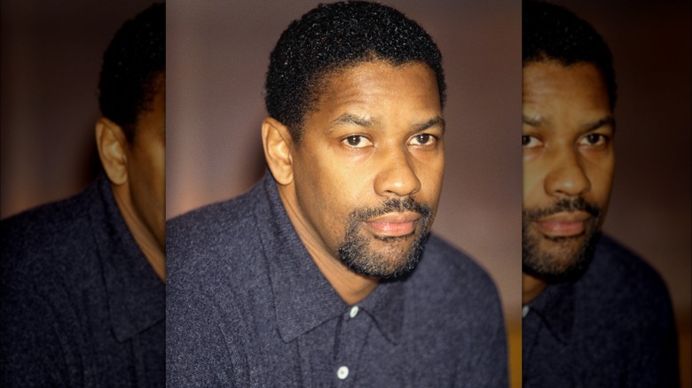 Denzel Washington avec des poils sur le visage