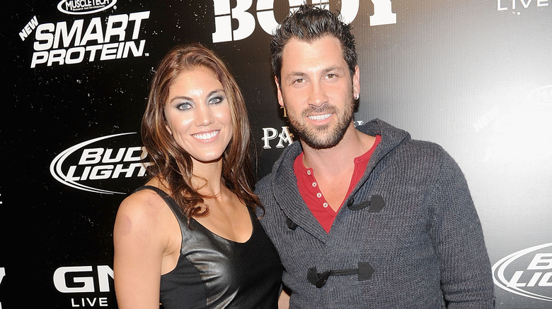 Hope Solo et Maks Chmerkovskiy sur le tapis rouge