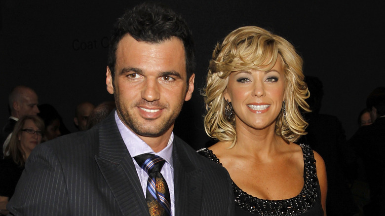 Tony Dovolani et Kate Gosselin marchant