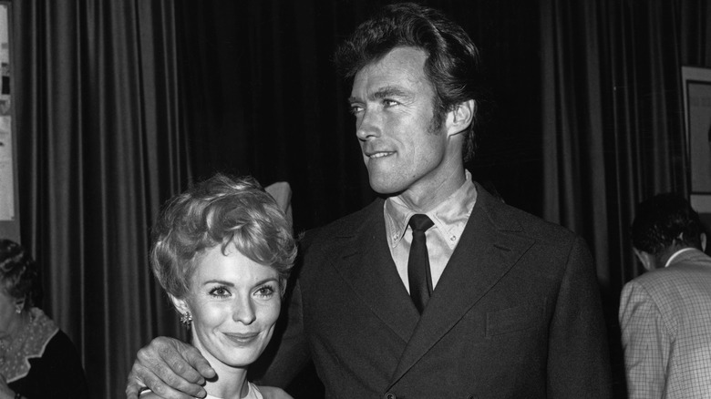 Jean Seberg et Clint Eastwood souriant ensemble lors de l'avant-première du film