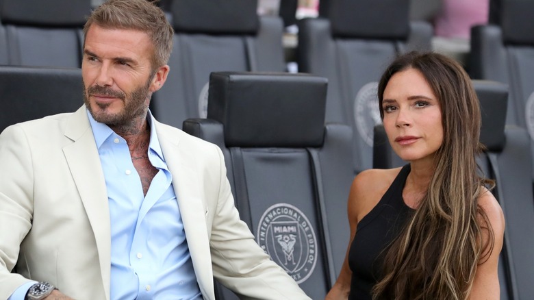 David et Victoria Beckham dehors