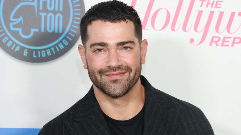 Jesse Metcalfe souriant