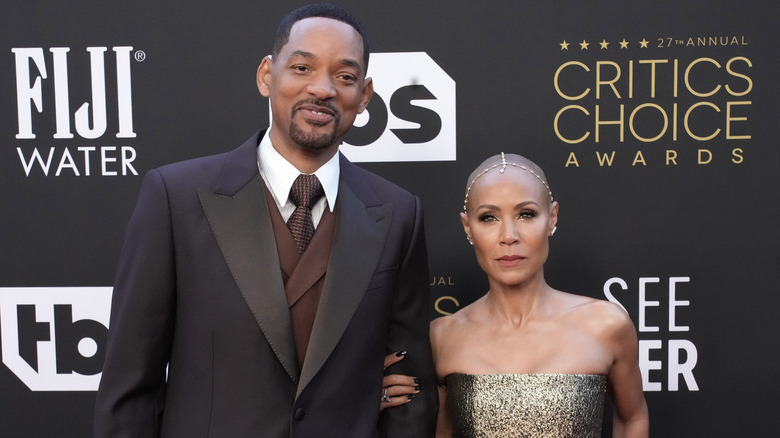 Jada Pinkett Smith et Will Smith posant sur le tapis rouge