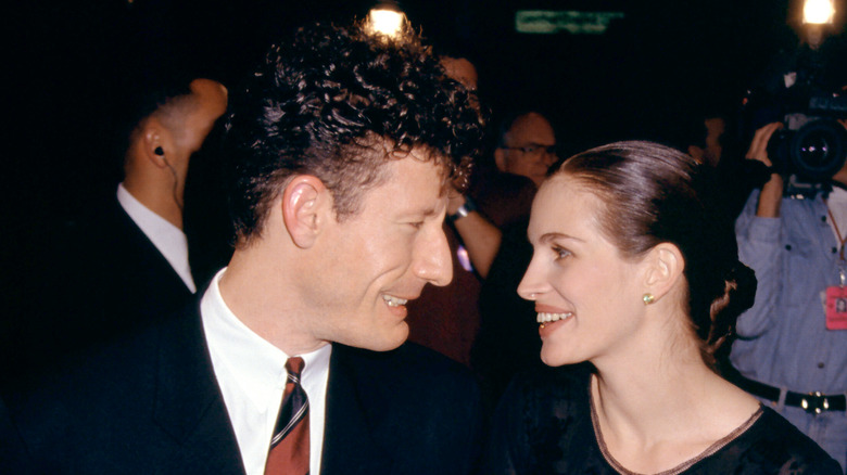 Lyle Lovett Julia Roberts se regardent