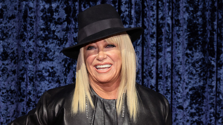 Suzanne Somers portant un chapeau