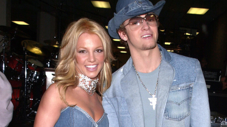 Britney Spears et Justin Timberlake souriants