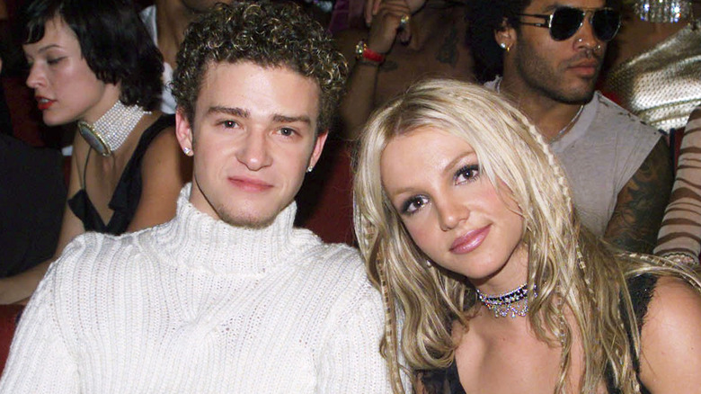 Justin Timberlake et Britney Spears posant