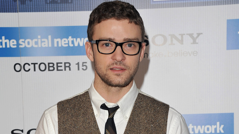 Justin Timberlake posant à la première de "The Social Network"