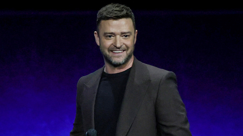 Justin Timberlake posant en 2023