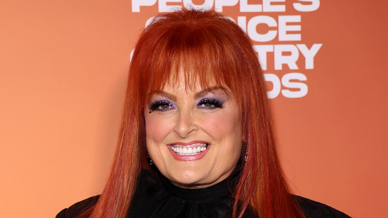 Wynonna Judd souriante 