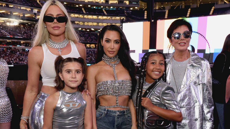 Khloé Kardashian, Penelope Disick, Kim Kardashian, North West et Kris Jenner en 2023