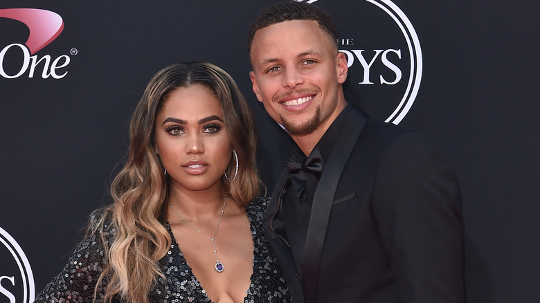 Ayesha Curry, Steph Curry posant