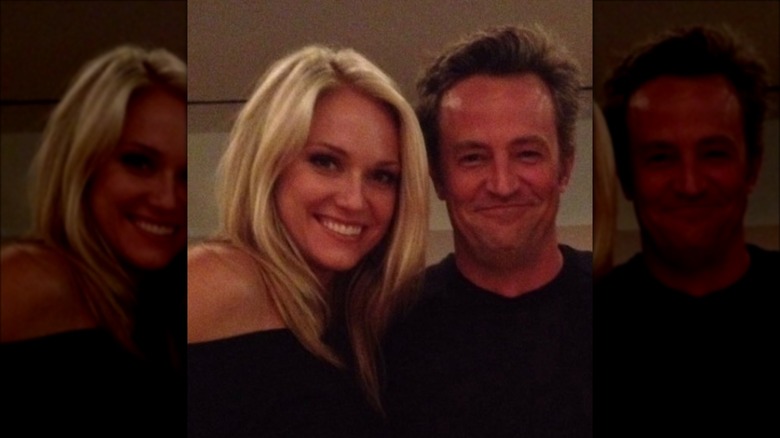 Matthew Perry et Heidi Watney posant