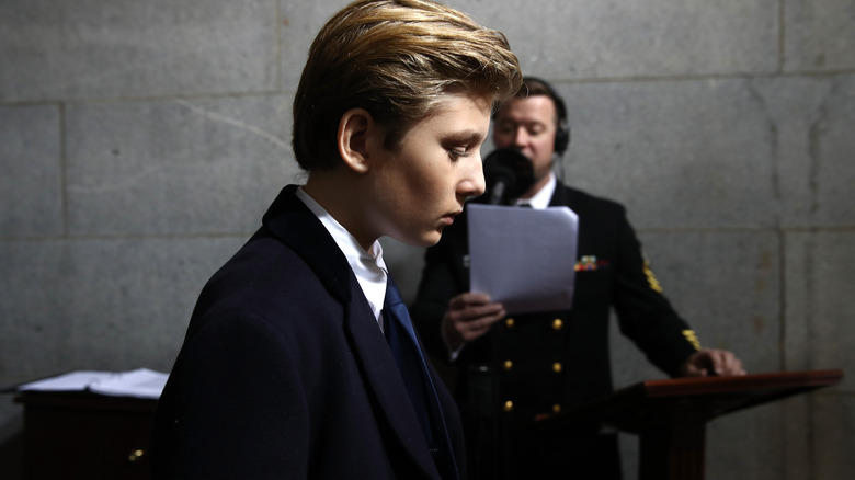 Barron Trump marche