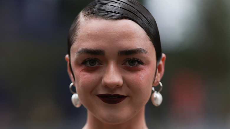 Maisie Williams sur le tapis rouge