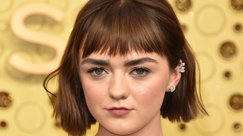 Maisie Williams sur le tapis rouge