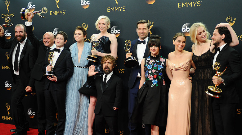 Maisie Williams et le casting de Game of Thrones