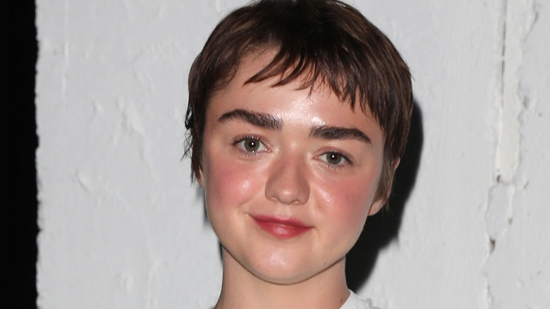 Maisie Williams sur le tapis rouge