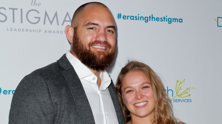 Travis Browne et Ronda Rousey posent ensemble