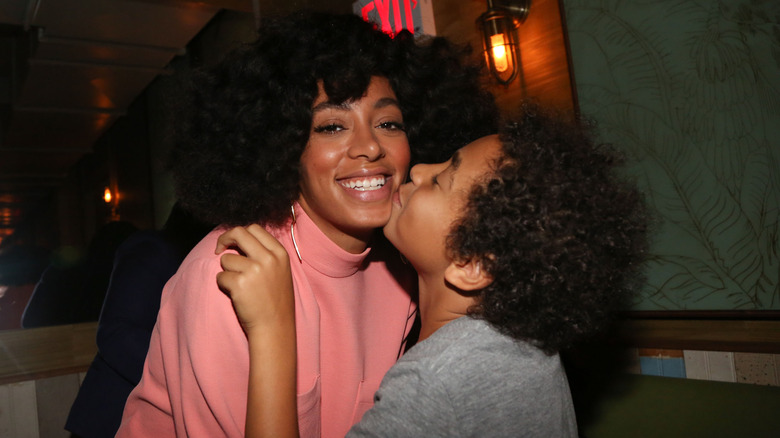 Julez, le fils rarement vu de Solange Knowles, a désormais grandi