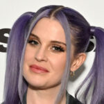 La transformation extrême de Kelly Osbourne nous amène à faire une double prise (Sharon, c’est toi ?)