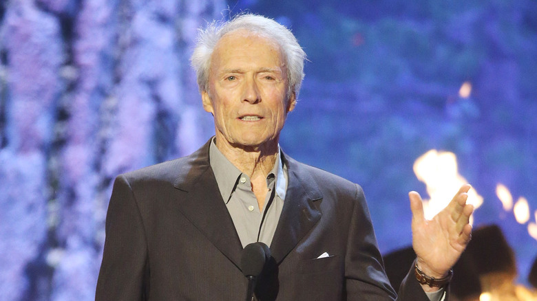 Clint Eastwood s'exprimant lors des Guys' Choice Awards 2015