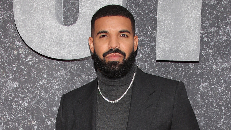 Quelle est la vraie signification de l’IDGAF par Drake ?  Voici ce que nous pensons