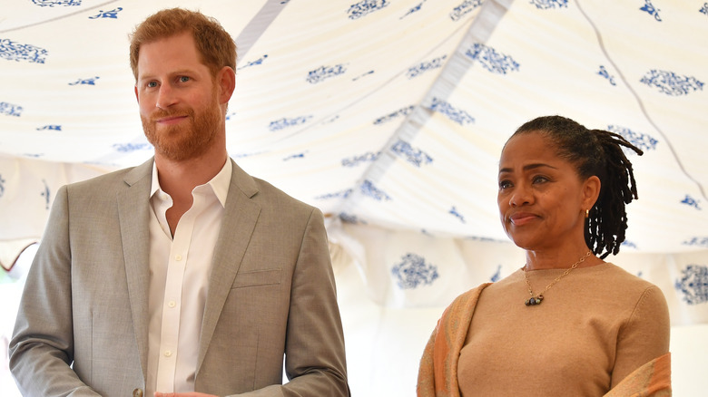 Un regard sur le lien du prince Harry avec sa belle-mère Doria Ragland