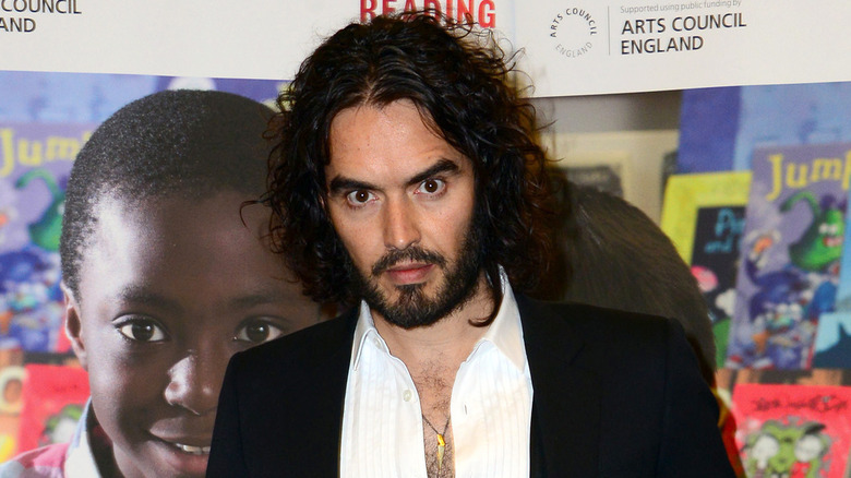 Un regard sur l’histoire des problèmes juridiques de Russell Brand