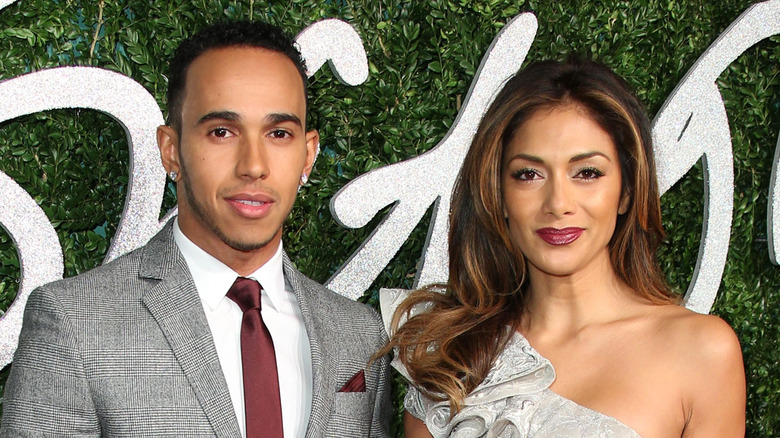 Lewis Hamilton et Nicole Scherzinger souriants