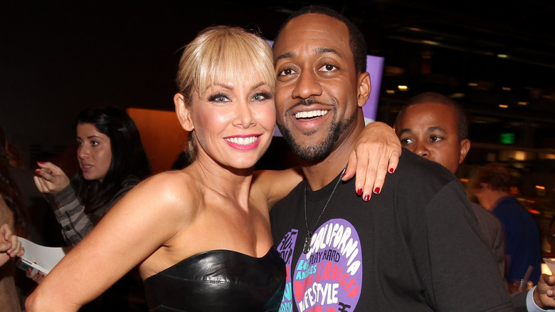 Kym Johnson et Jaleel White posant ensemble