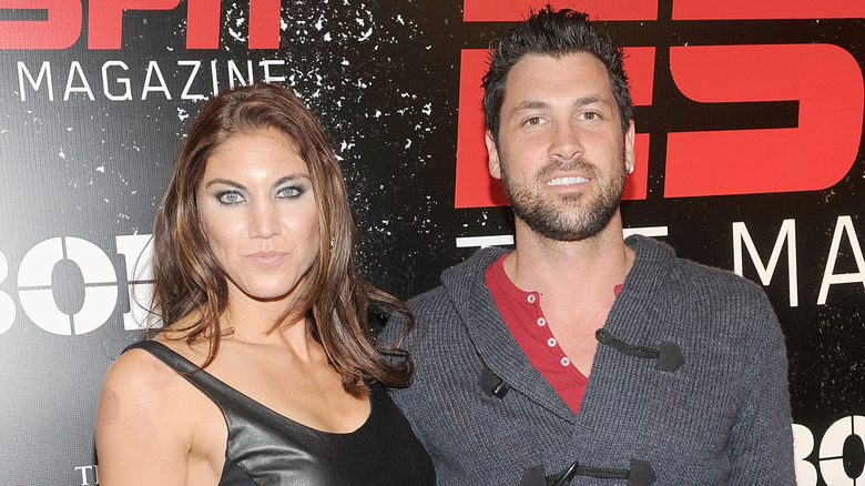 Hope Solo et Maksim Chmerkovskiy posant