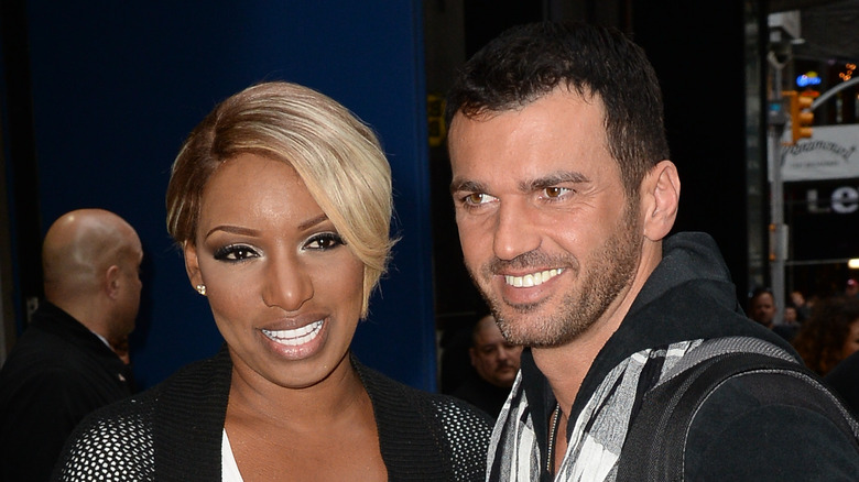 NeNe Leakes et Tony Dovolani posant