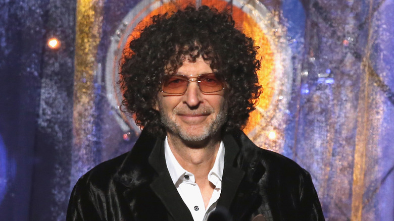 Howard Stern souriant