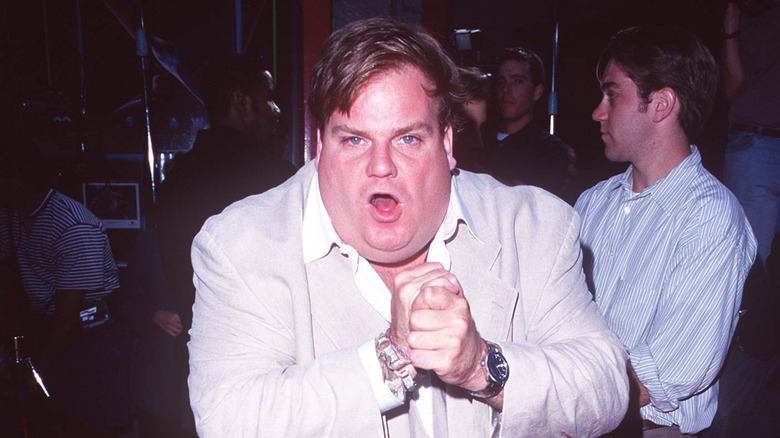 Chris Farley dans des lunettes