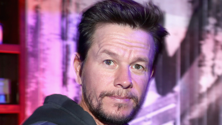 Mark Wahlberg posant pour les caméras