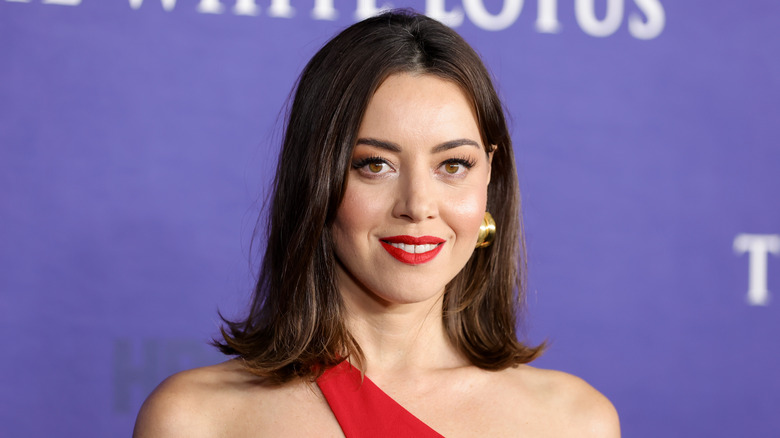 Aubrey Plaza souriant