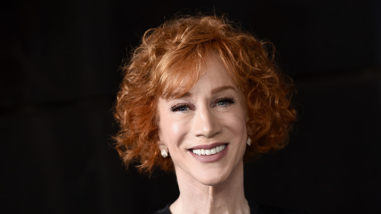 Kathy Griffin souriante