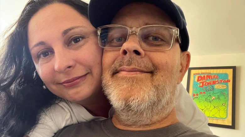 James Michael Tyler et sa femme, Jennifer Carno, prennent un selfie