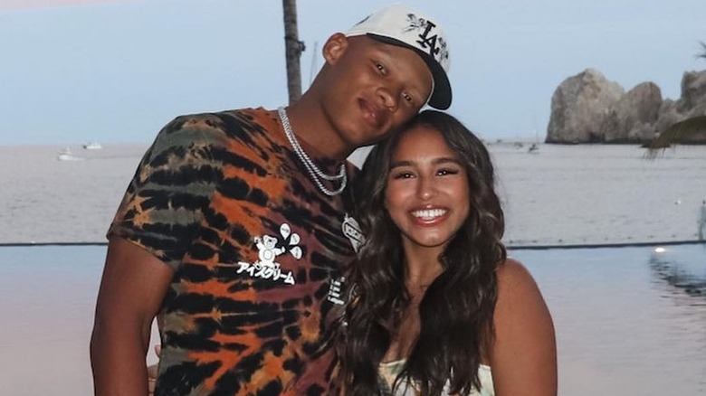 Jocelyn Lara et Josh Dobbs posent sur Instagram