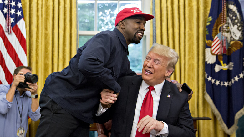 Kanye West et Donald Trump dans le bureau ovale