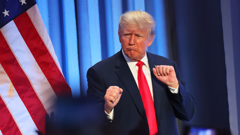 Donald Trump danse au YMCA