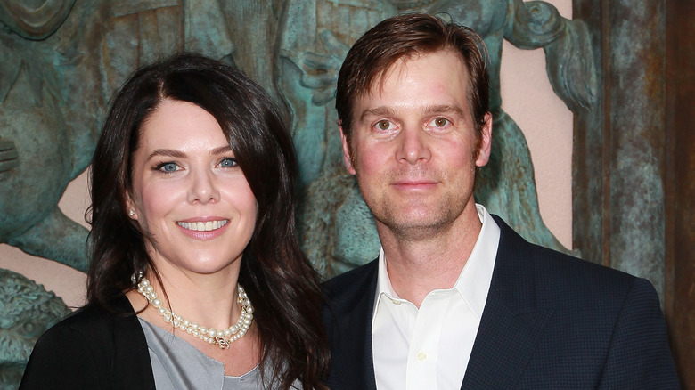 Lauren Graham et Peter Krause posent ensemble