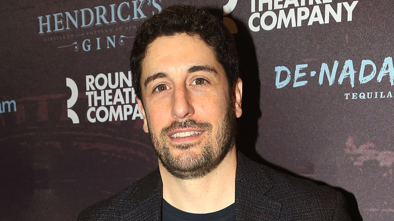 Jason Biggs souriant