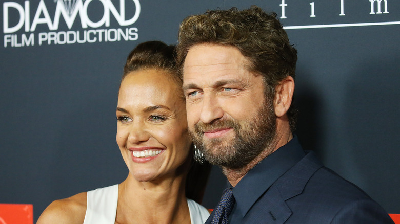 Morgan Brown souriant avec Gerard Butler