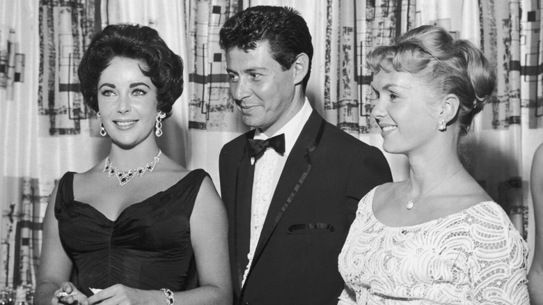 Elizabeth Taylor, Eddie Fisher et Debbie Reynolds souriants