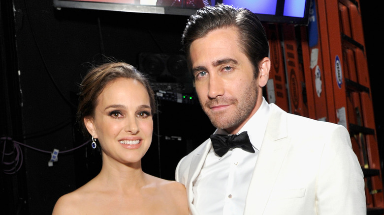 Natalie Portman et Jake Gyllenhaal souriants