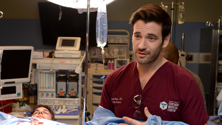 Colin Donnell dans le rôle de Connor Rhodes