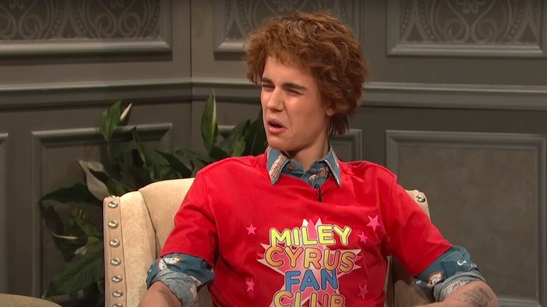 Justin Bieber fait une drôle de tête dans un sketch de SNL