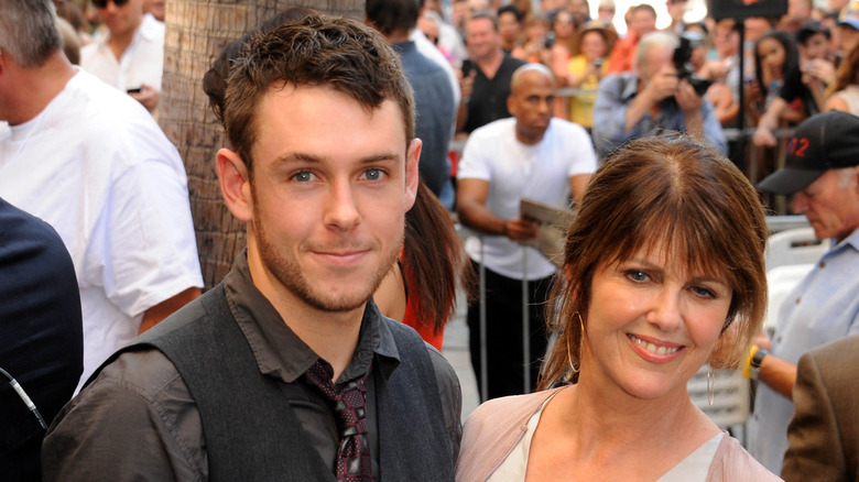 Pam Dawber pose avec Sean Harmon